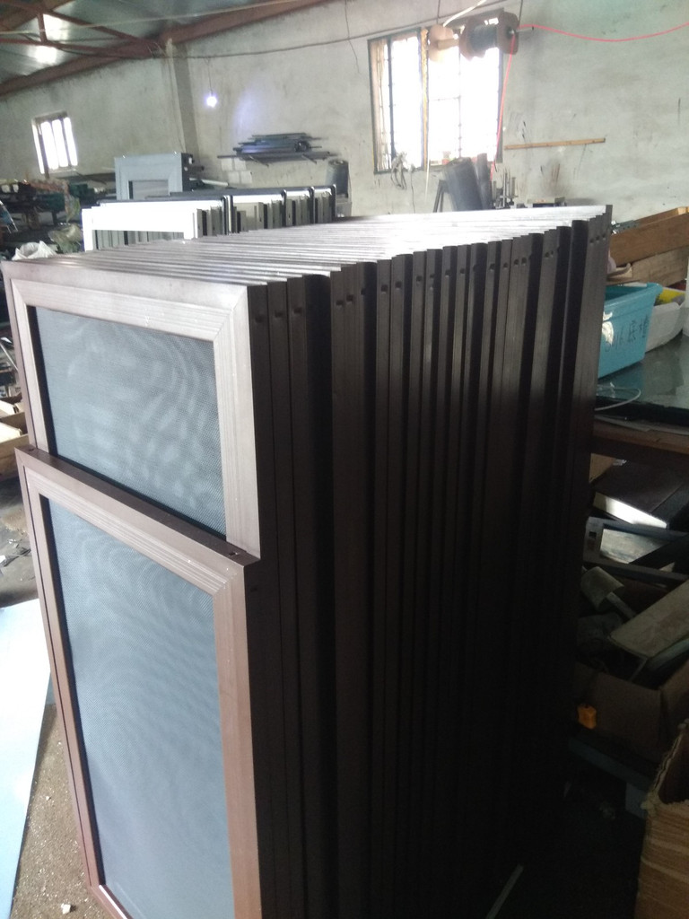 青島鴻達(dá)精誠(chéng)門窗紗窗加工廠 專業(yè)門窗加工的卓越之選